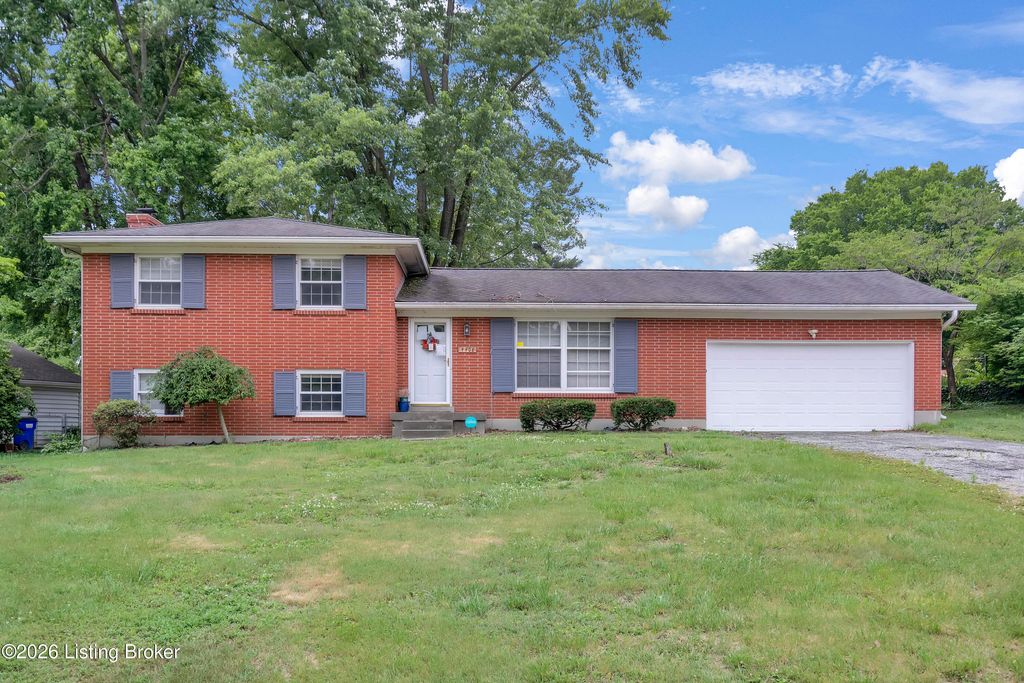 Photo of 4408 Southridge Dr, Louisville, KY 40272 (MLS # 1718917)