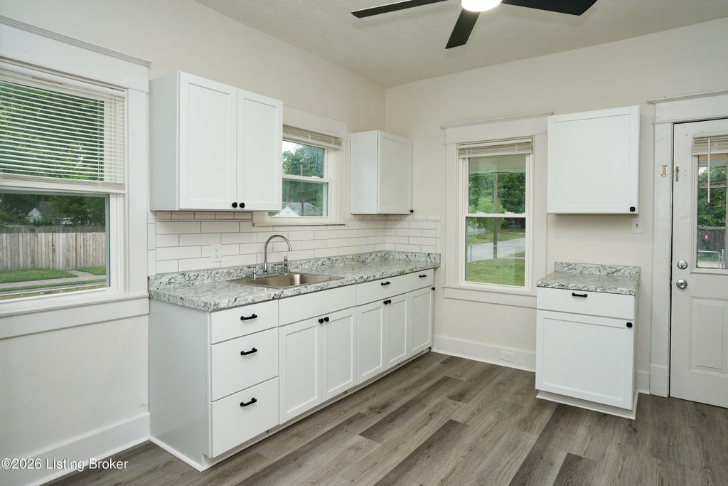 Photo of 3701 Kahlert Ave, Louisville, KY 40215 (MLS # 1729767)