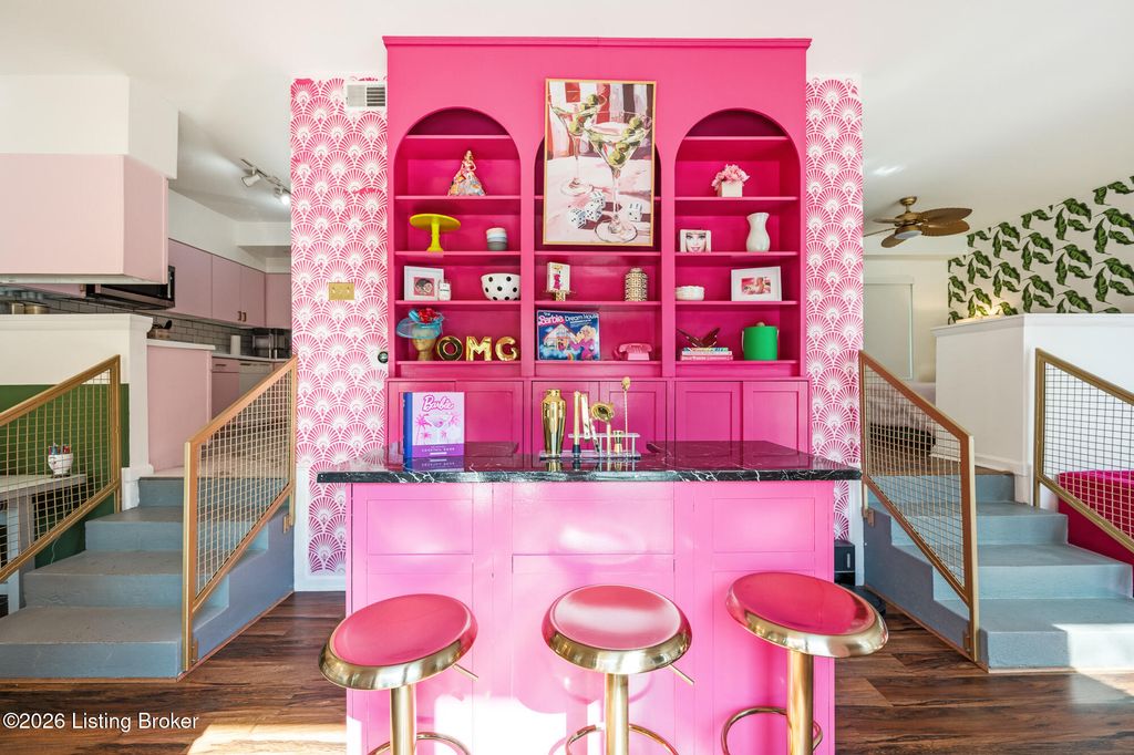 Photo of 2745 Grinstead Dr #APT 103, Louisville, KY 40206 (MLS # 1713504)