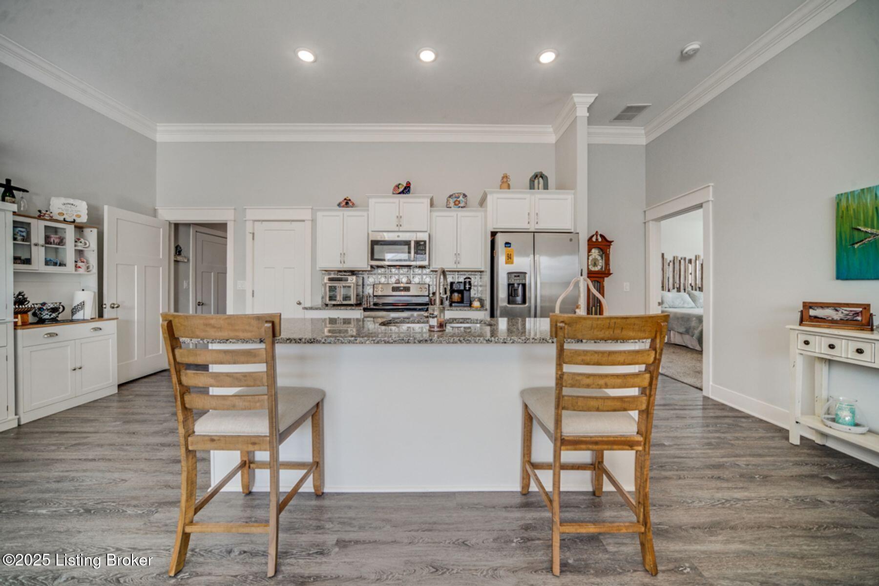 5007 Woodridge Lake Blvd, Louisville, Kentucky image 8