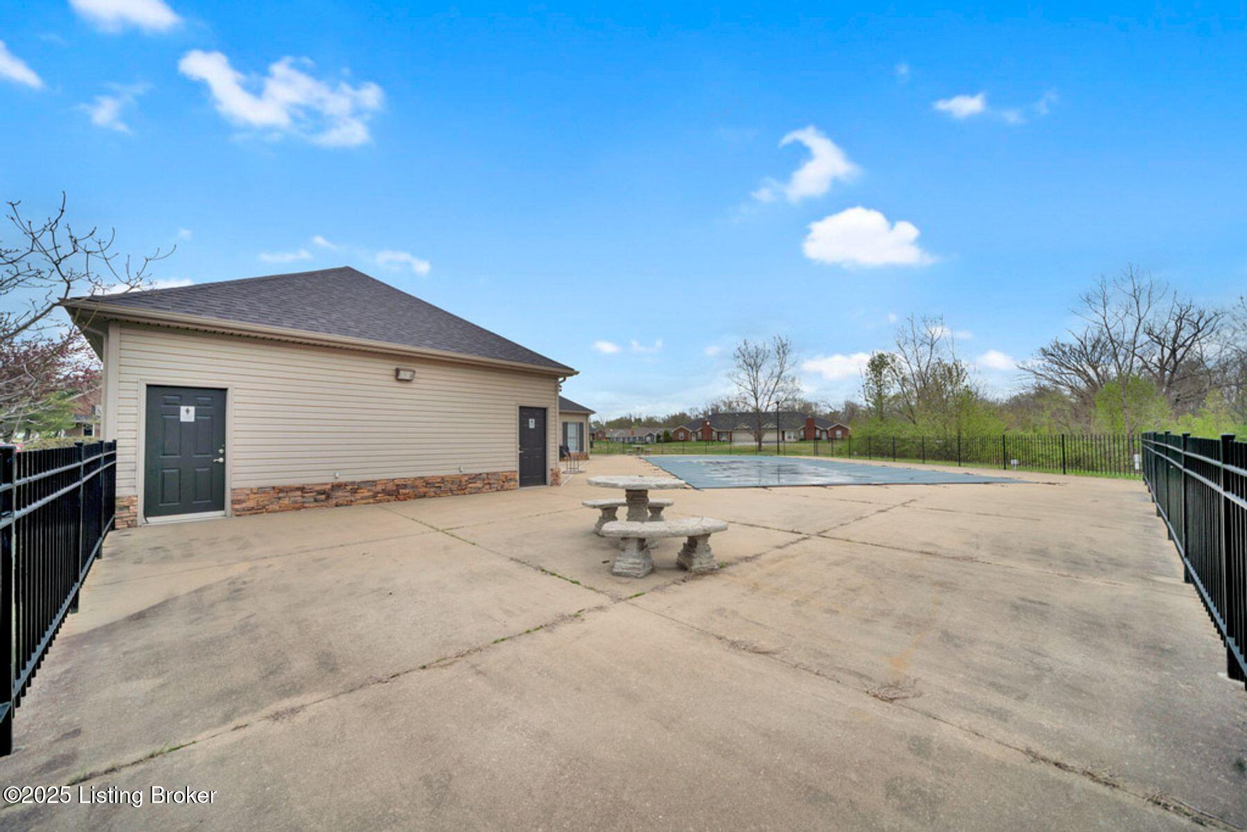 5007 Woodridge Lake Blvd, Louisville, Kentucky image 41