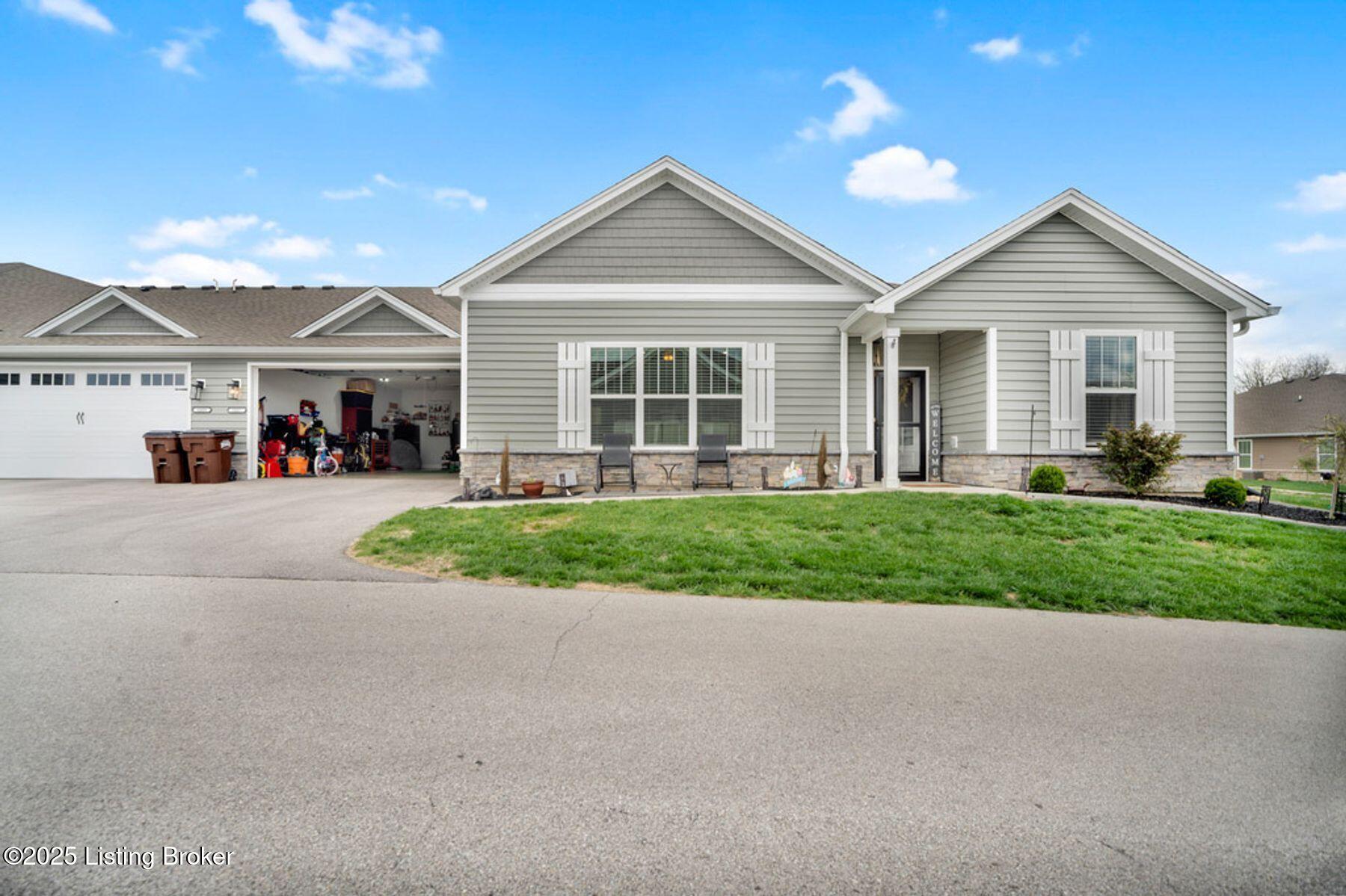 5007 Woodridge Lake Blvd, Louisville, Kentucky image 1