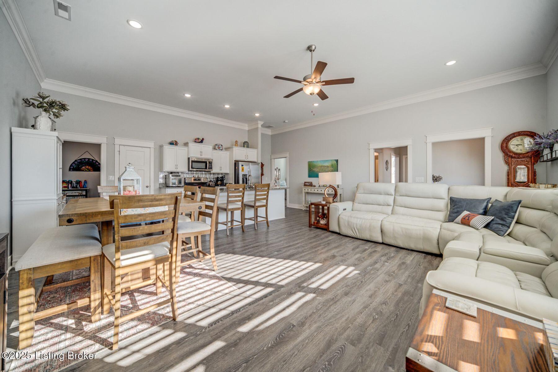 5007 Woodridge Lake Blvd, Louisville, Kentucky image 3