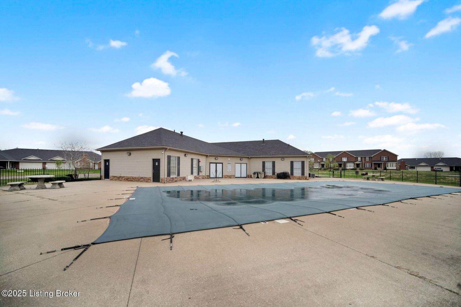 5007 Woodridge Lake Blvd, Louisville, Kentucky image 39