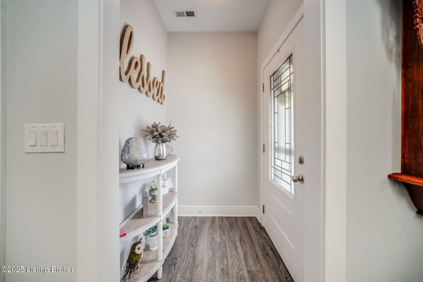 5007 Woodridge Lake Blvd, Louisville, Kentucky image 2