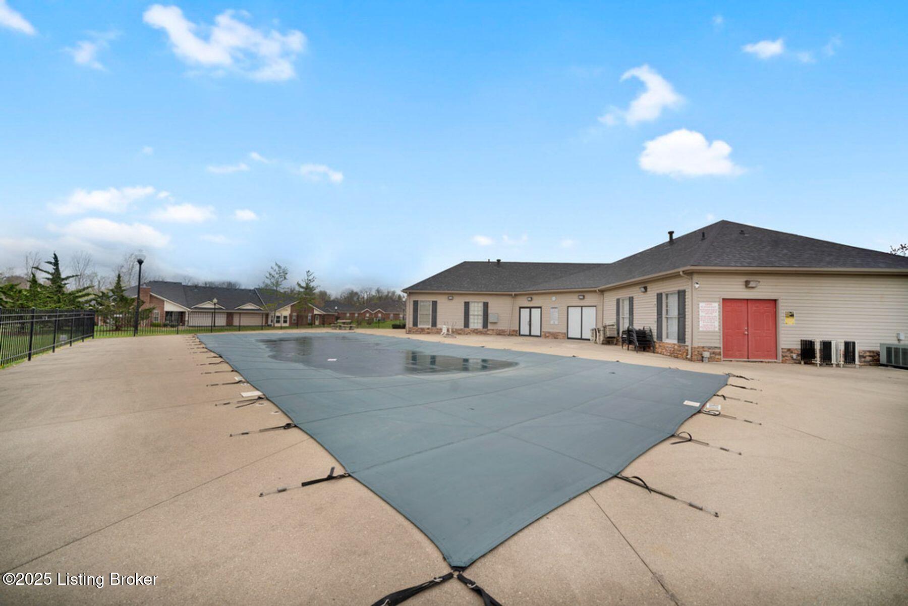 5007 Woodridge Lake Blvd, Louisville, Kentucky image 38