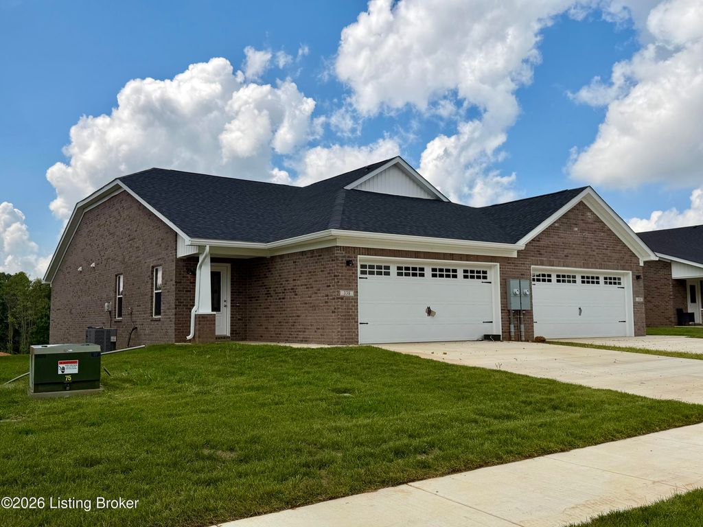 Photo of 338 Breckinridge Cir, Vine Grove, KY 40175 (MLS # 1723806)
