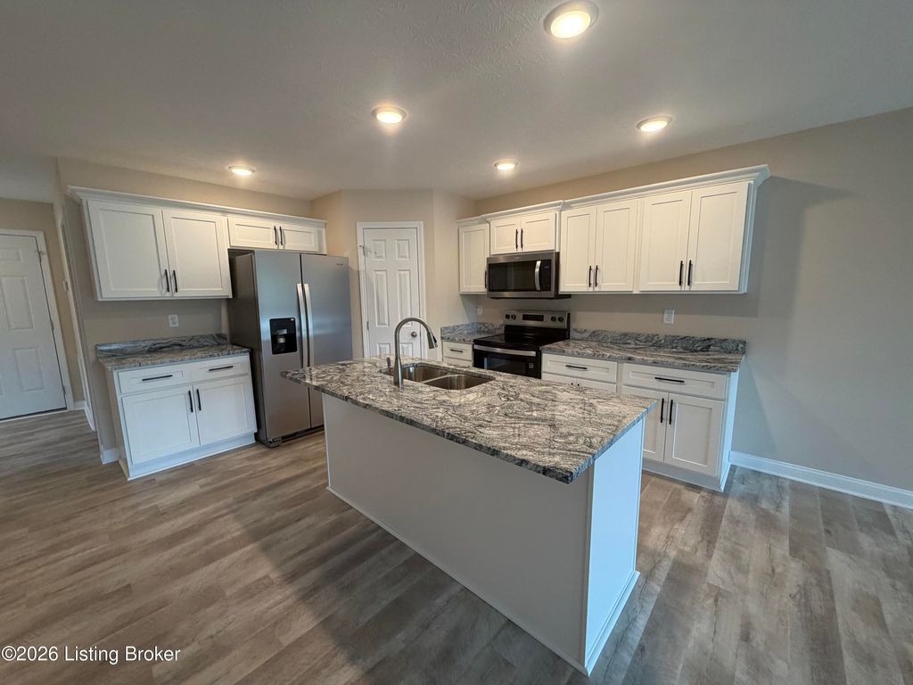 Photo of 338 Breckinridge Cir, Vine Grove, KY 40175 (MLS # 1723806)