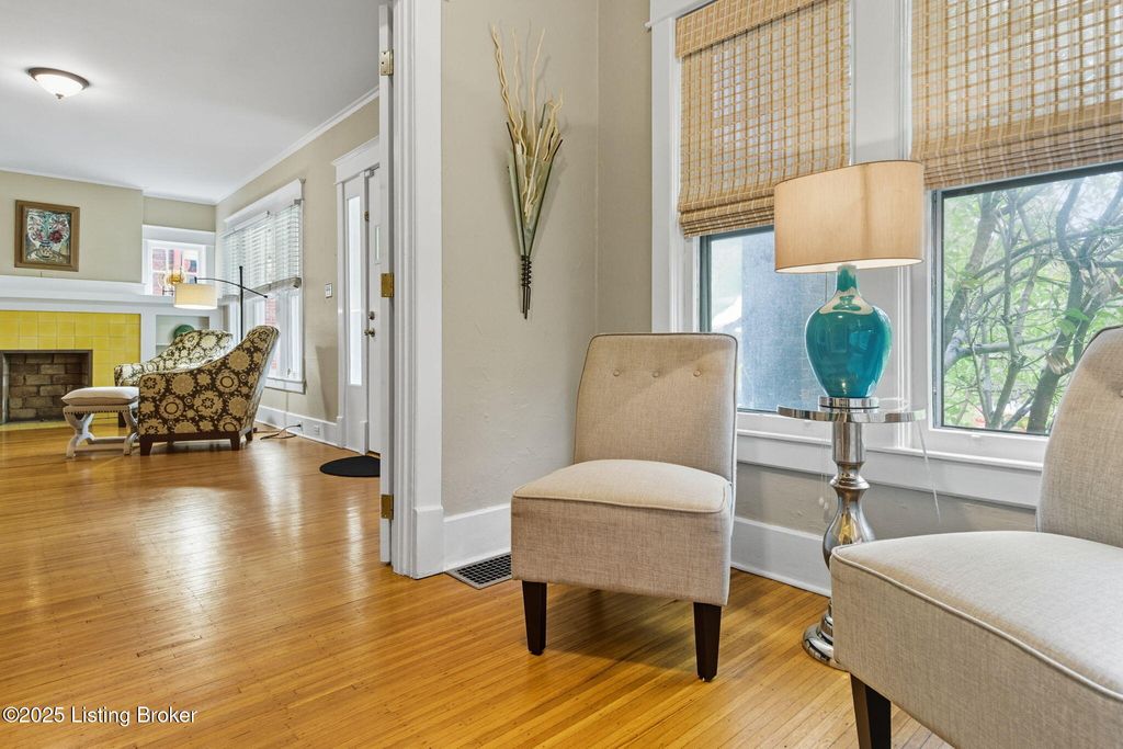 Photo of 1860 Alfresco Pl, Louisville, KY 40205 (MLS # 1706840)