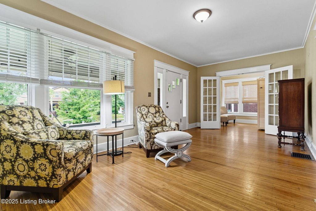 Photo of 1860 Alfresco Pl, Louisville, KY 40205 (MLS # 1706840)