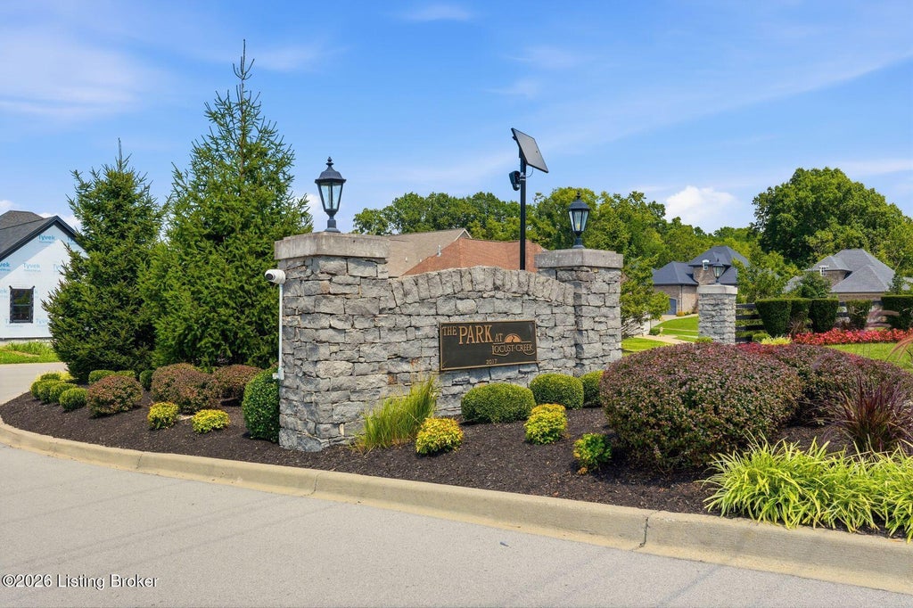 Photo of 205 Locust Park Pl, Louisville, KY 40245 (MLS # 1728544)