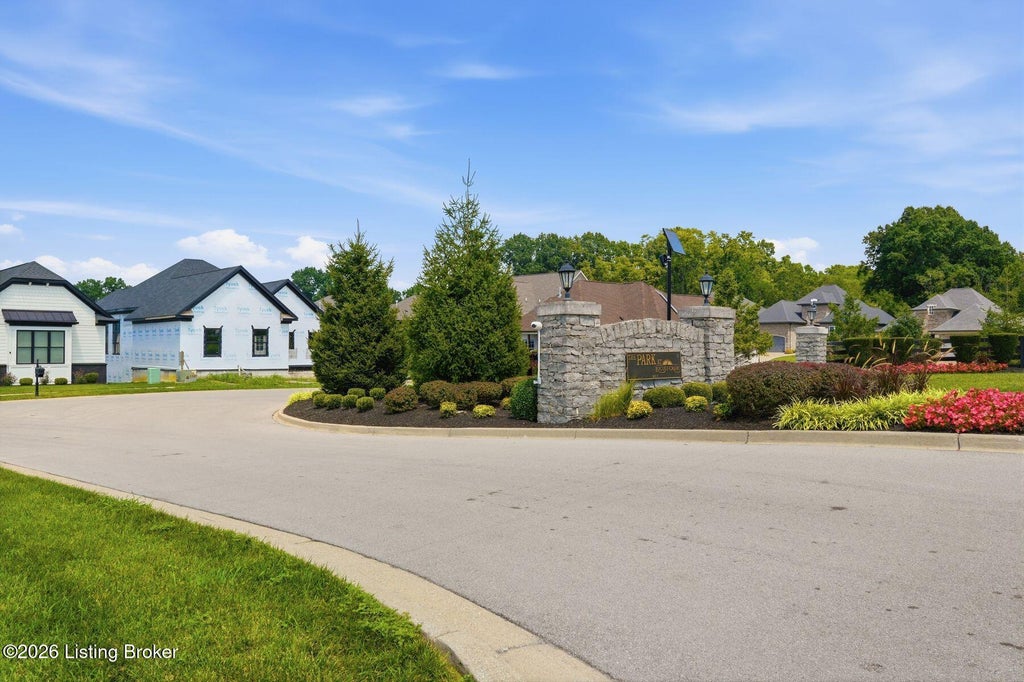 Photo of 205 Locust Park Pl, Louisville, KY 40245 (MLS # 1728544)