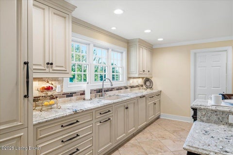 Tiny photo for 2 Stone Creek Park, Owensboro, KY 42303 (MLS # 1729385)