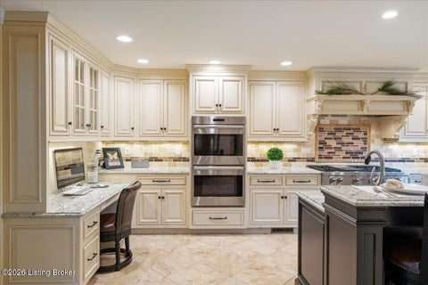 Tiny photo for 2 Stone Creek Park, Owensboro, KY 42303 (MLS # 1729385)