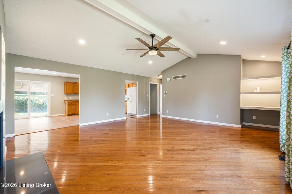 Photo of 2002 Forrest Park Dr, La Grange, KY 40031 (MLS # 1728412)
