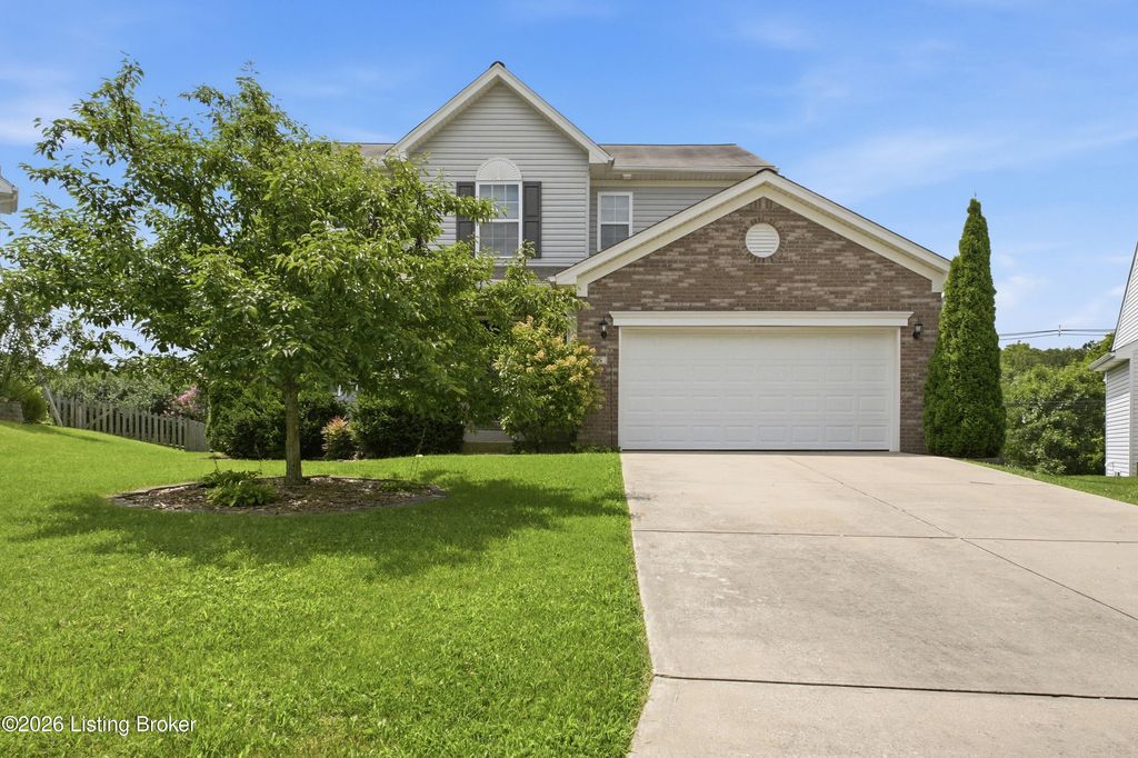 Photo of 203 Brookfield Hills Ct, Louisville, KY 40245 (MLS # 1724170)