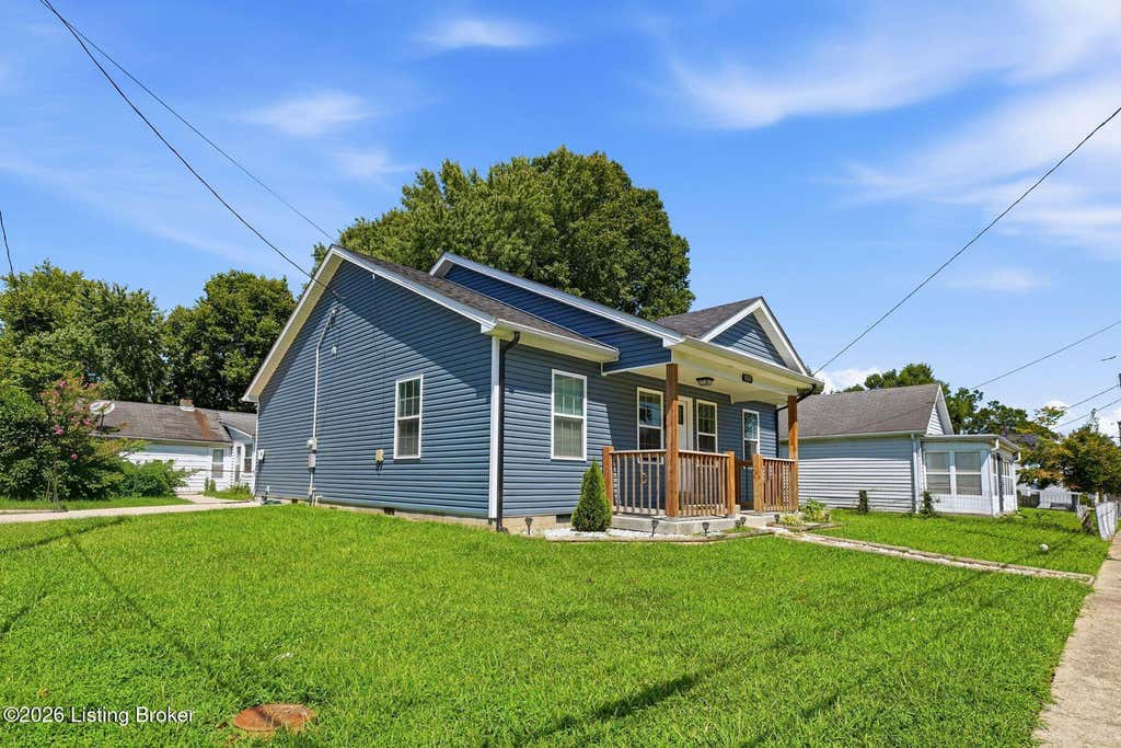Photo of 1025 High St, Shelbyville, KY 40065 (MLS # 1727155)