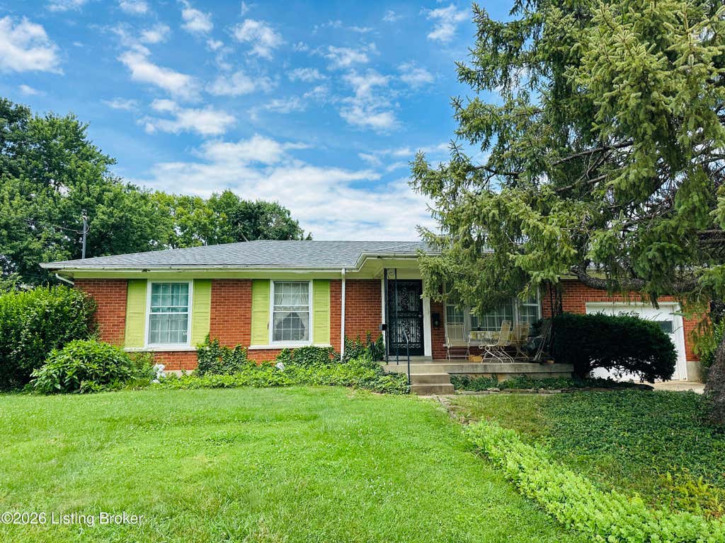 Photo of 1611 Marne Ct, Louisville, KY 40242 (MLS # 1723528)