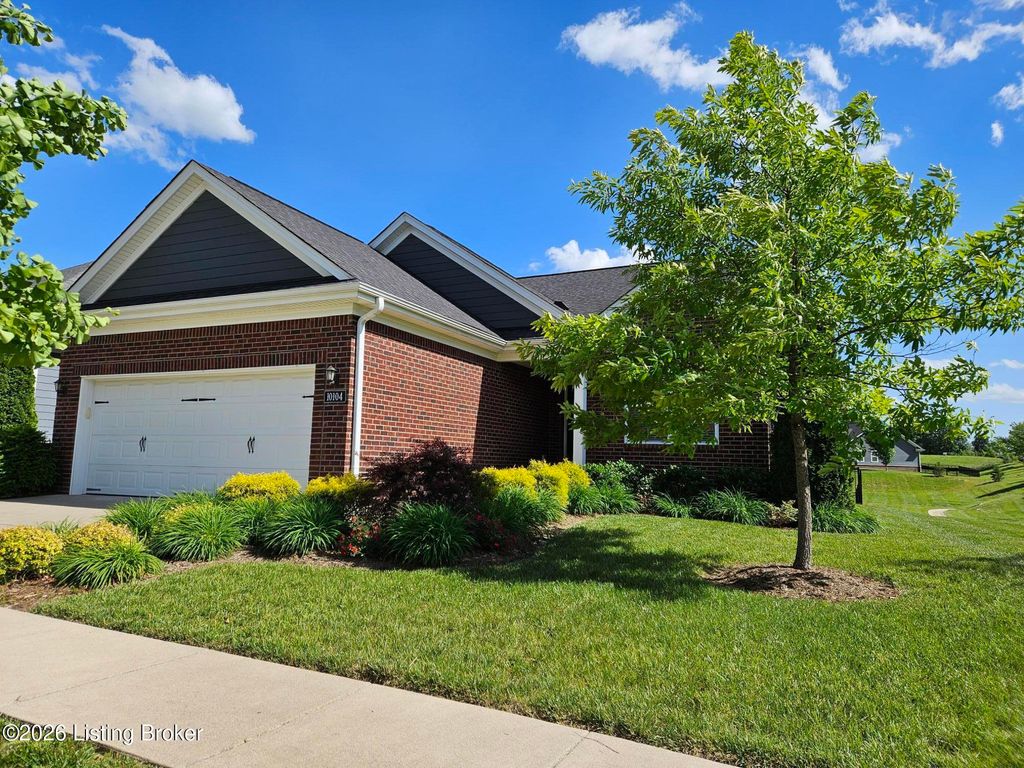 Photo of 10104 Cedar Garden Dr, Louisville, KY 40291 (MLS # 1718555)