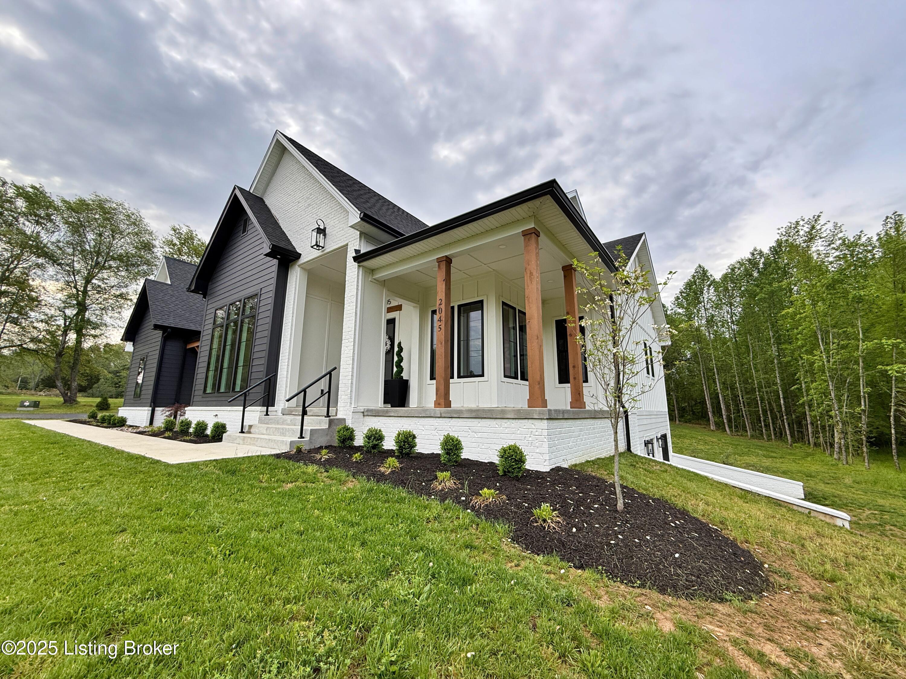 2045 W Rhudes Creek Rd, Elizabethtown, Pennsylvania image 3