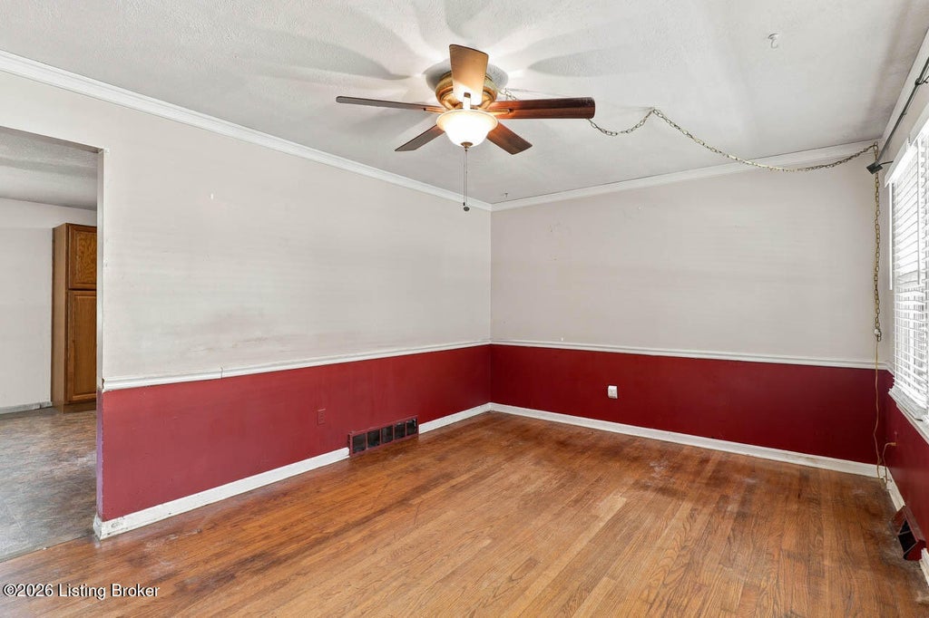 Photo of 302 Cheryl Ave, Vine Grove, KY 40175 (MLS # 1730039)