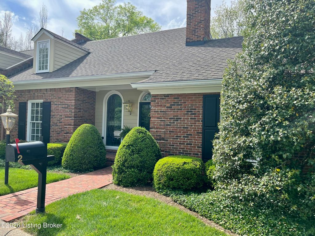 Photo of 2 Brownsboro Hill Rd, Louisville, KY 40207 (MLS # 1714354)