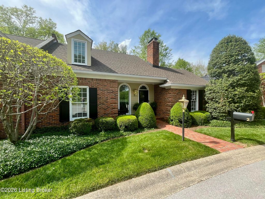 Photo of 2 Brownsboro Hill Rd, Louisville, KY 40207 (MLS # 1714354)