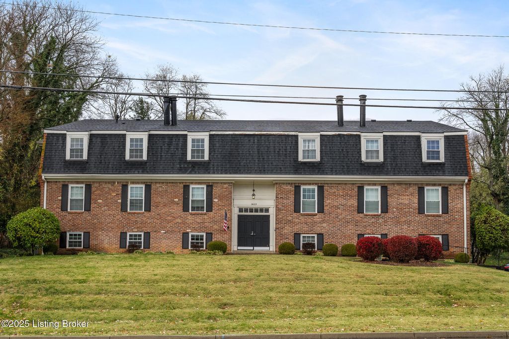 Photo of 3603 Brownsboro Rd #7, Louisville, KY 40207 (MLS # 1703992)