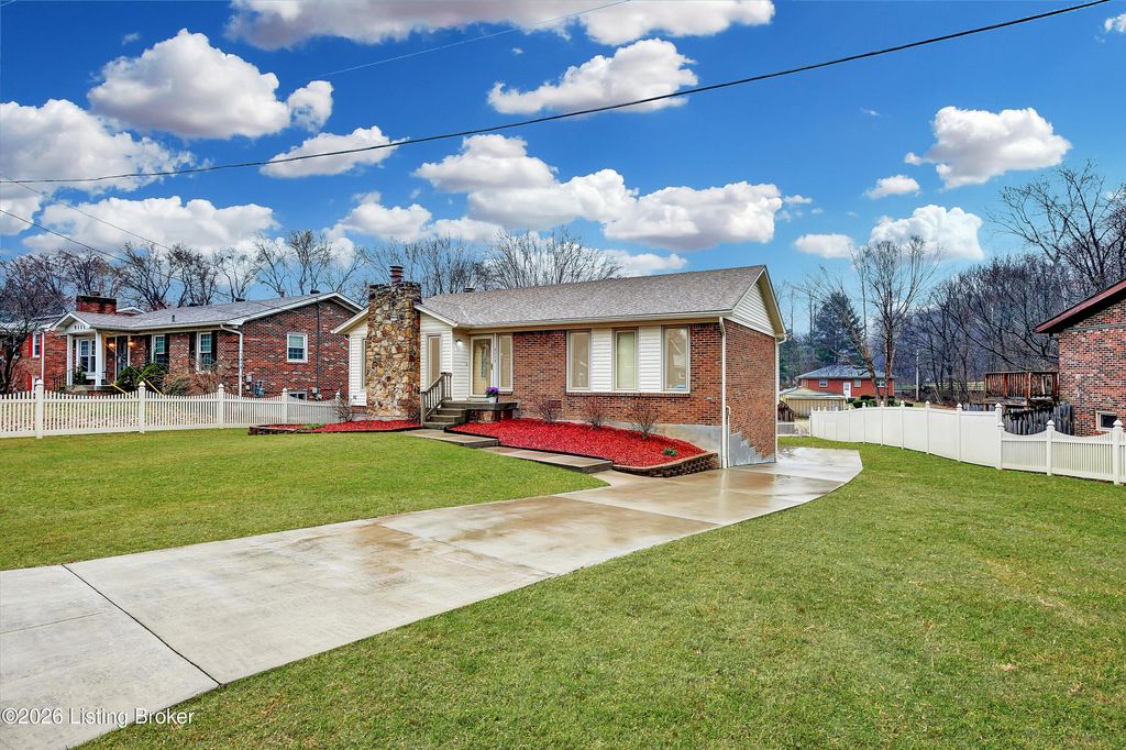 Photo of 9113 Woodchat Way, Louisville, KY 40272 (MLS # 1710706)