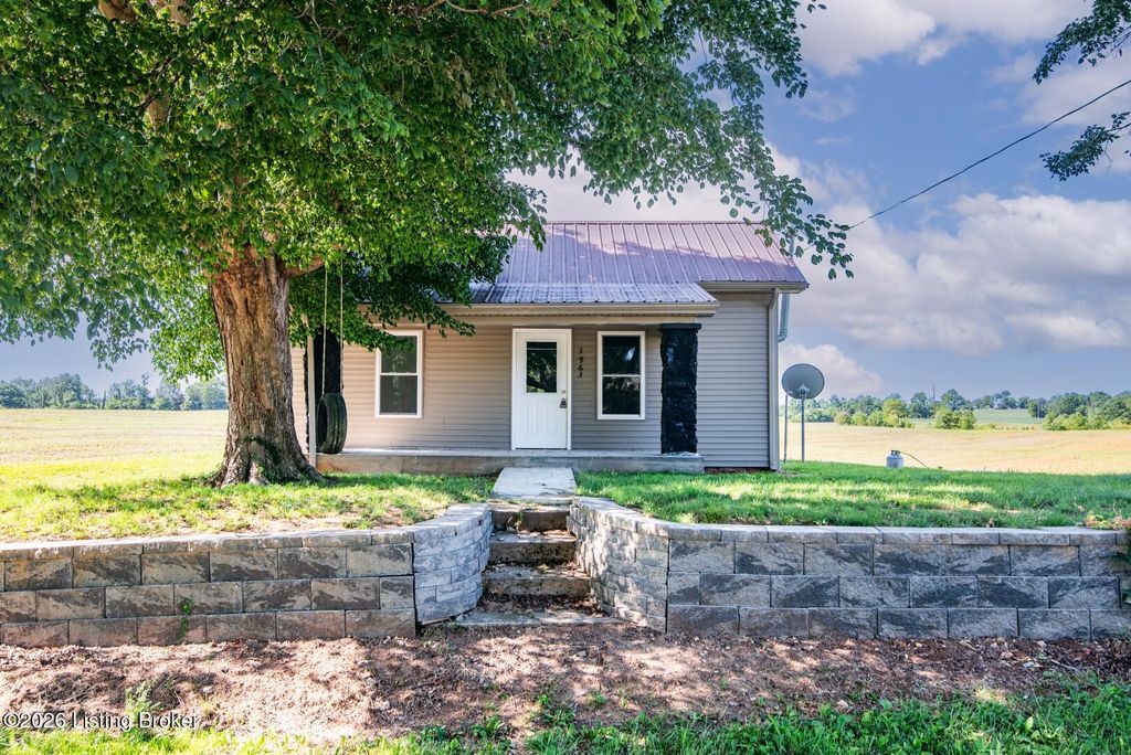 Photo of 3963 Old Lexington Rd, Cave City, KY 42127 (MLS # 1719922)