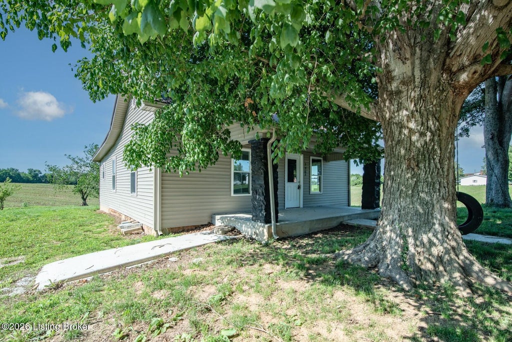 Photo of 3963 Old Lexington Rd, Cave City, KY 42127 (MLS # 1719922)