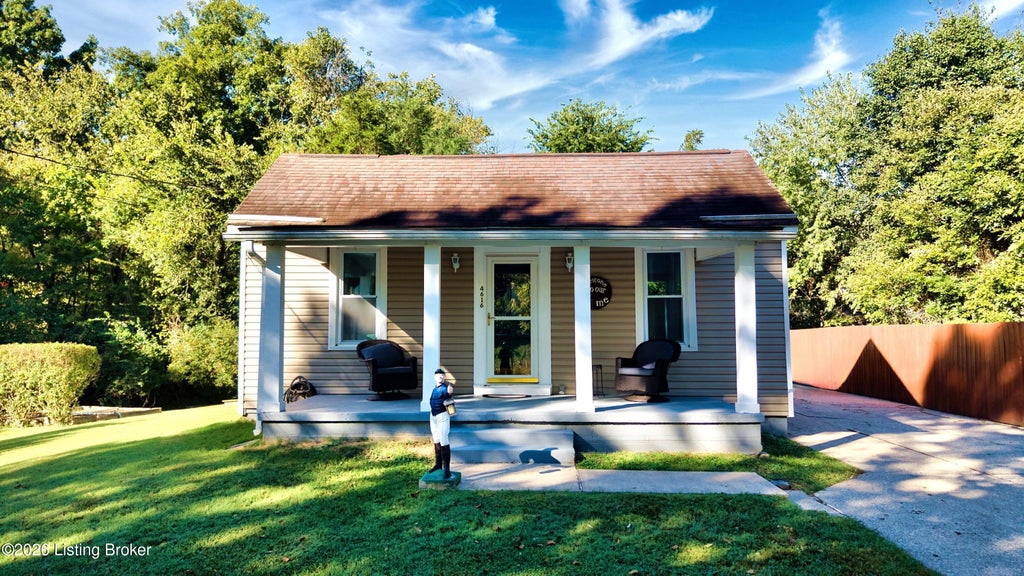 Photo of 4616 Curve Hill Rd, Louisville, KY 40299 (MLS # 1730286)