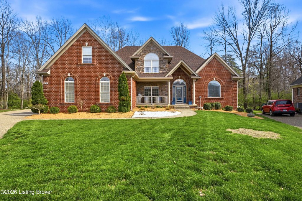 Photo of 2707 Windsor Lakes Pkwy, Louisville, KY 40214 (MLS # 1712368)