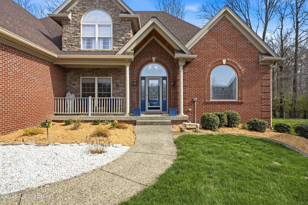 Photo of 2707 Windsor Lakes Pkwy, Louisville, KY 40214 (MLS # 1712368)
