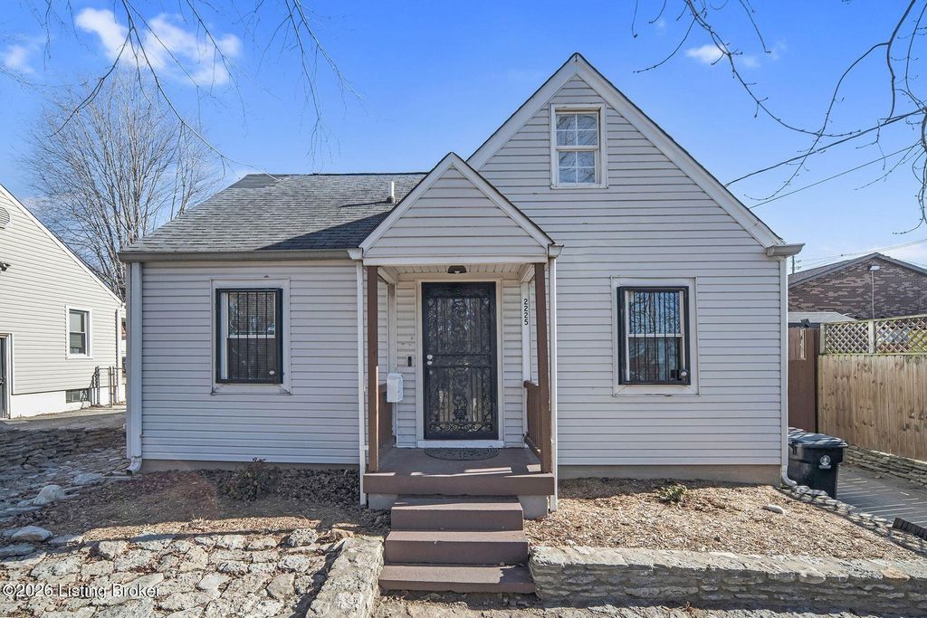 Photo of 2225 Fort St, Louisville, KY 40217 (MLS # 1707008)