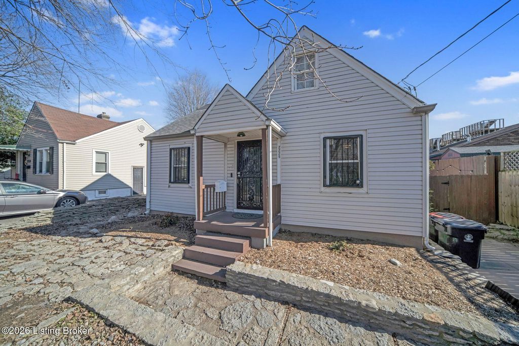 Photo of 2225 Fort St, Louisville, KY 40217 (MLS # 1707008)