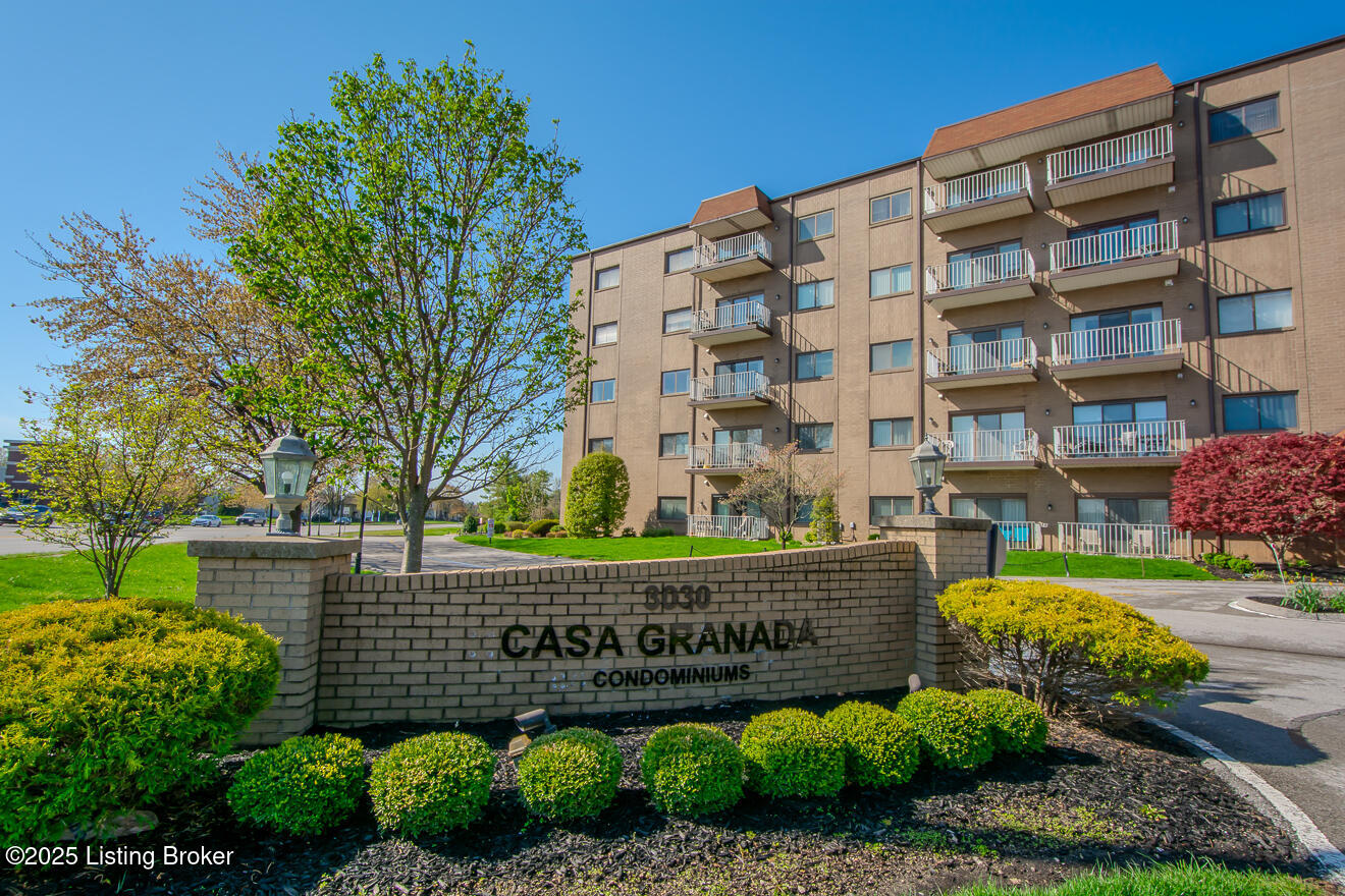3030 Breckenridge Ln #APT 410, Louisville, Kentucky image 2