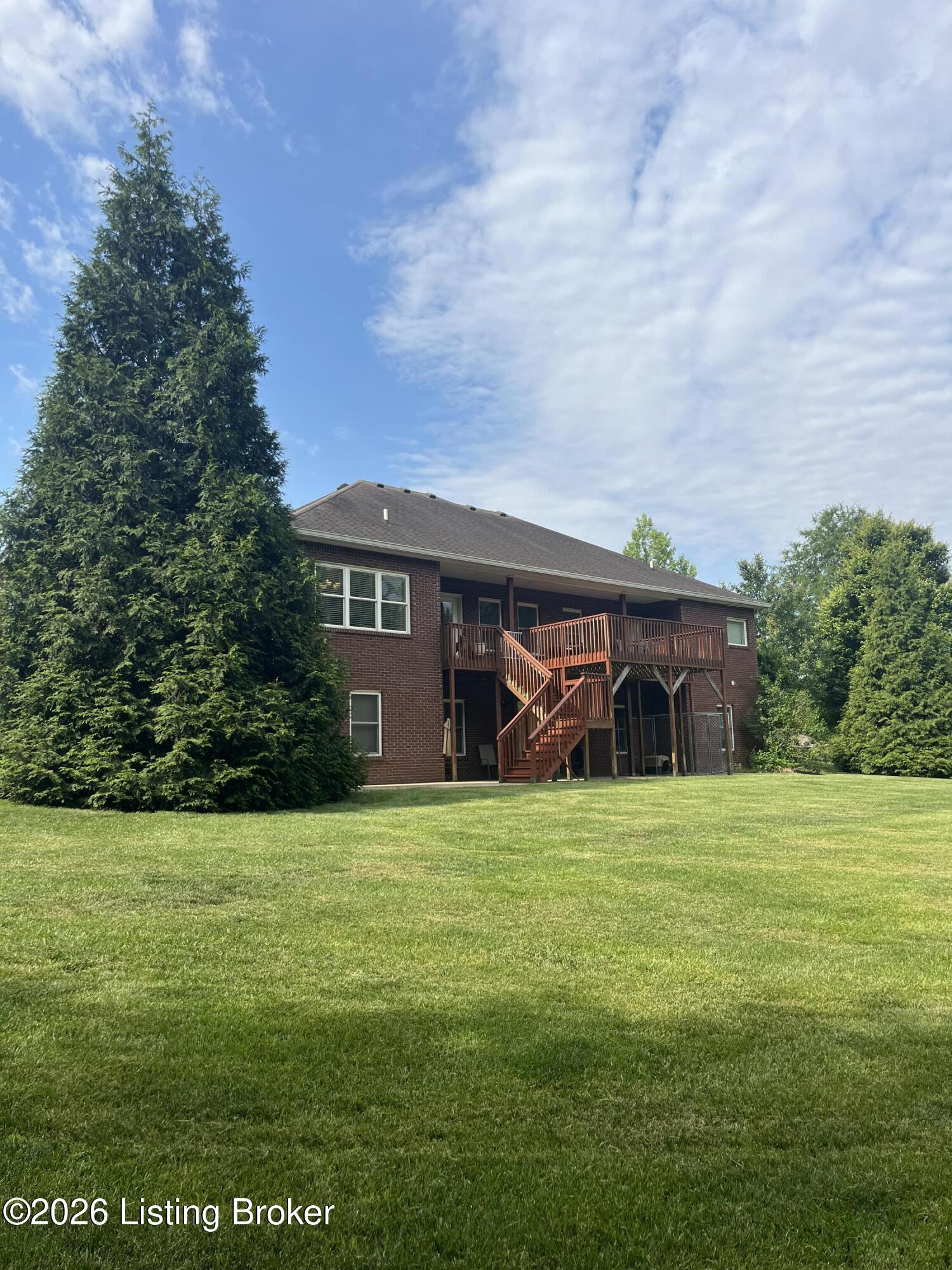 330 Stonebriar Dr