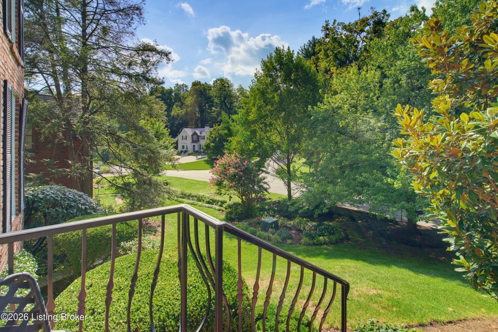 Photo of 3029 Beals Branch Dr, Louisville, KY 40206 (MLS # 1731672)