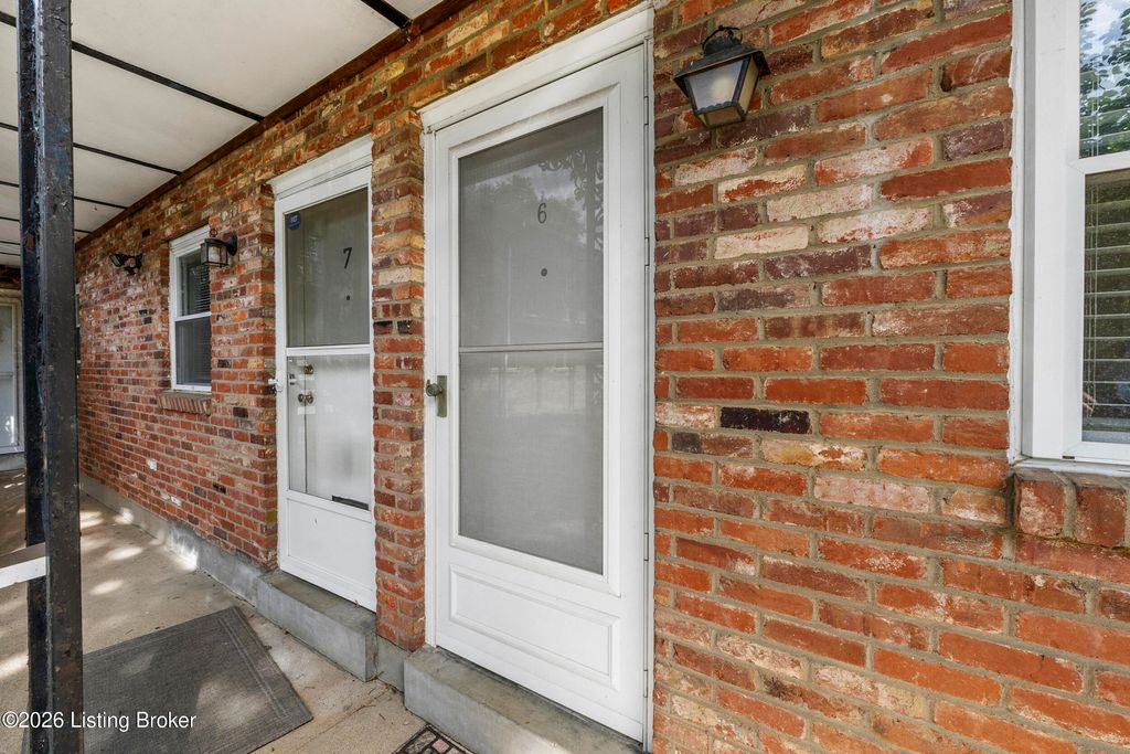 Photo of 198 Crescent Ave #APT 6, Louisville, KY 40206 (MLS # 1717198)