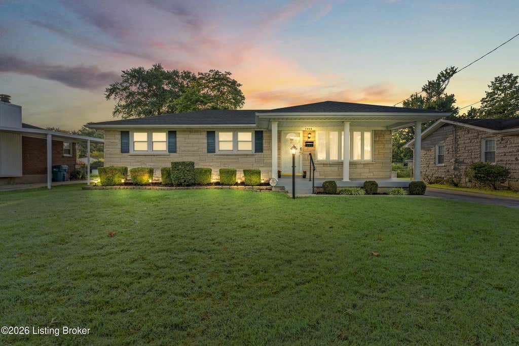 Photo of 7905 Canna Dr, Louisville, KY 40258 (MLS # 1726704)
