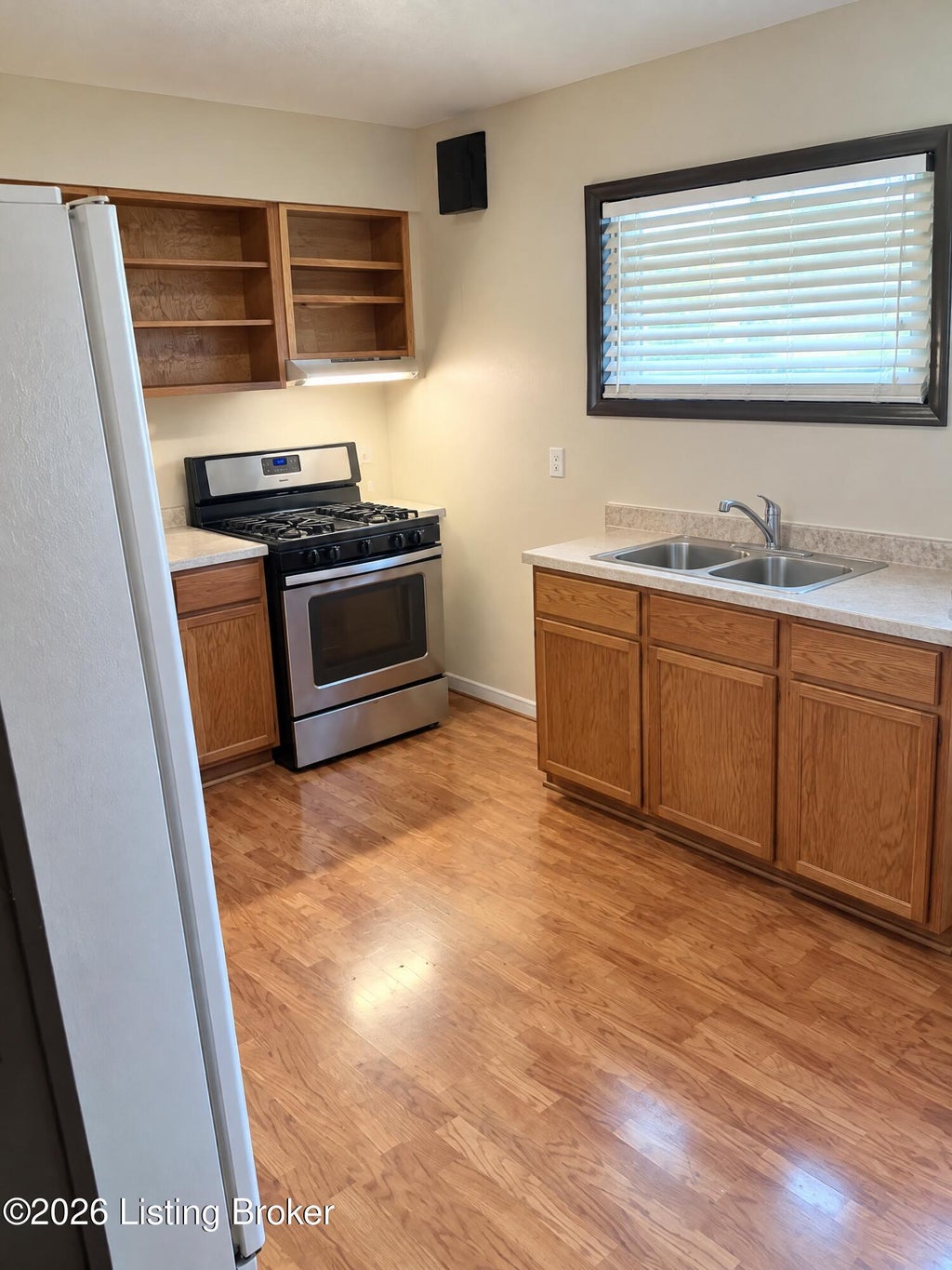 Photo of 4816 Redwing Way, Louisville, KY 40213 (MLS # 1729646)