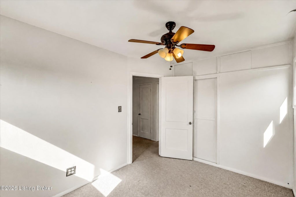 Photo of 4816 Redwing Way, Louisville, KY 40213 (MLS # 1729646)