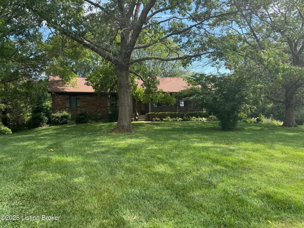 Photo of 7218 Sunset Ln, Crestwood, KY 40014 (MLS # 1695639)