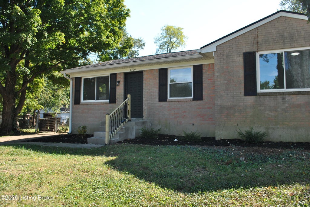Photo of 9700 Walnutwood Way, Jeffersontown, KY 40299 (MLS # 1732338)