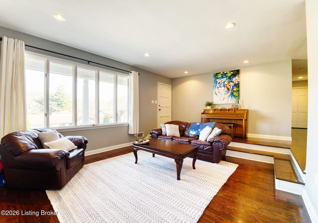 Photo of 1321 Tycoon Way, Louisville, KY 40213 (MLS # 1706583)