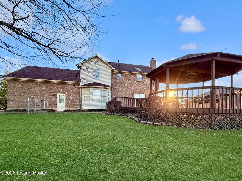 Photo of 1210 Park Ave, Pioneer Village, KY 40165 (MLS # 1710091)