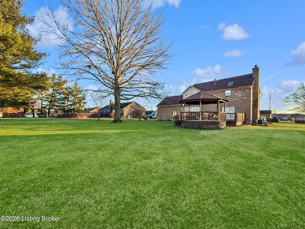 Photo of 1210 Park Ave, Pioneer Village, KY 40165 (MLS # 1710091)