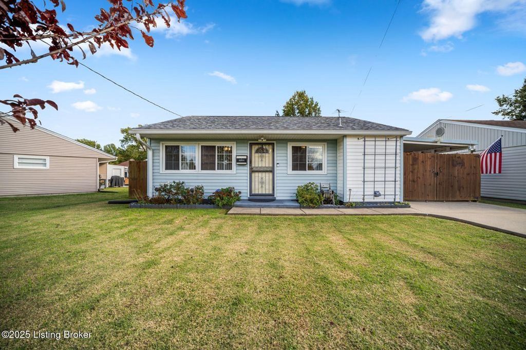 Photo of 4804 Redstart Rd, Louisville, KY 40213 (MLS # 1701541)