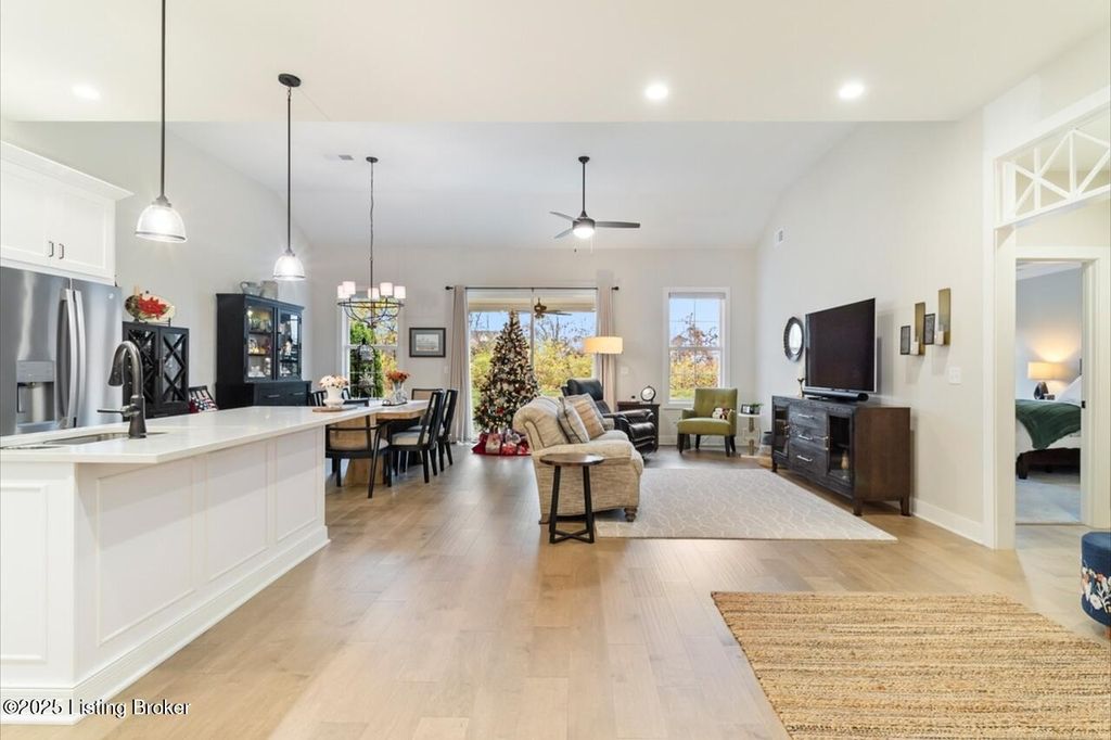 Photo of 12509 Button Willow Ln, Louisville, KY 40299 (MLS # 1704126)